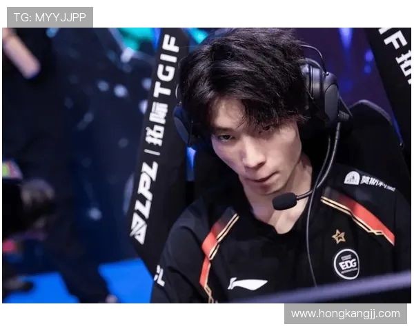 Bin在英雄联盟赛季中的上单表现分析与战略调整探讨