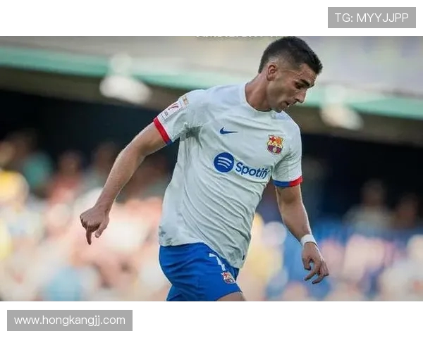 坎塞洛在足球界的崛起与挑战：从天才少年到顶级后卫的成长之路